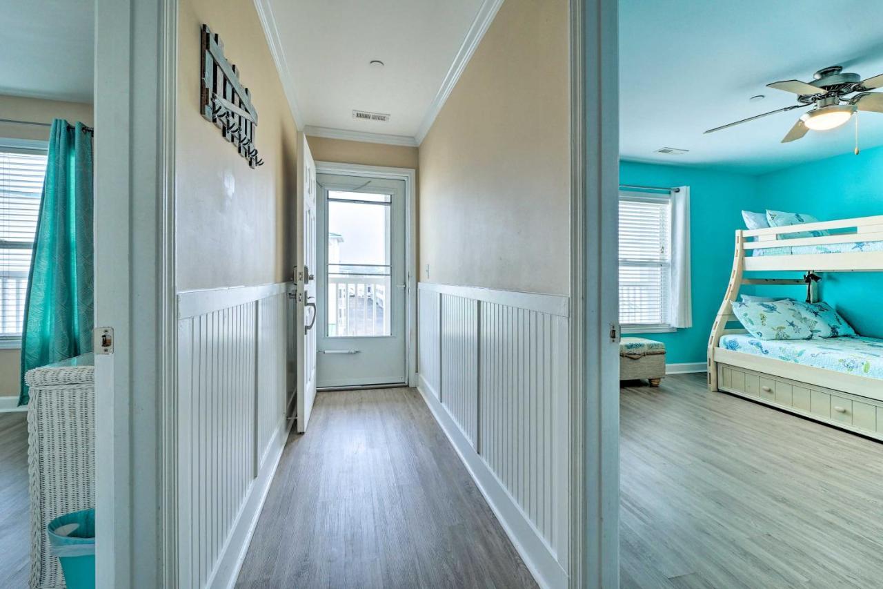 Ocean-View Oak Island Condo, 1 Block To Beach! Luaran gambar