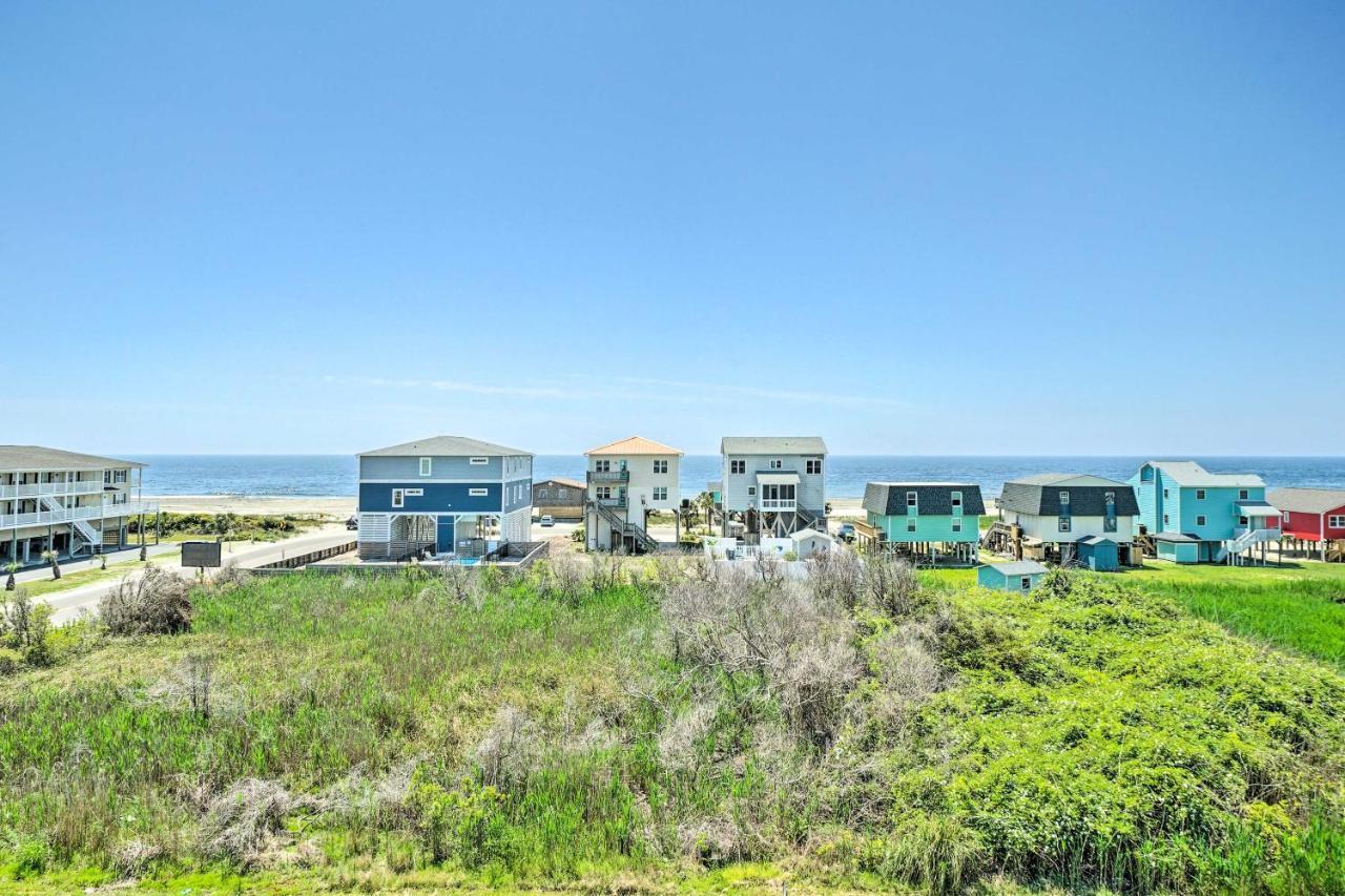Ocean-View Oak Island Condo, 1 Block To Beach! Luaran gambar